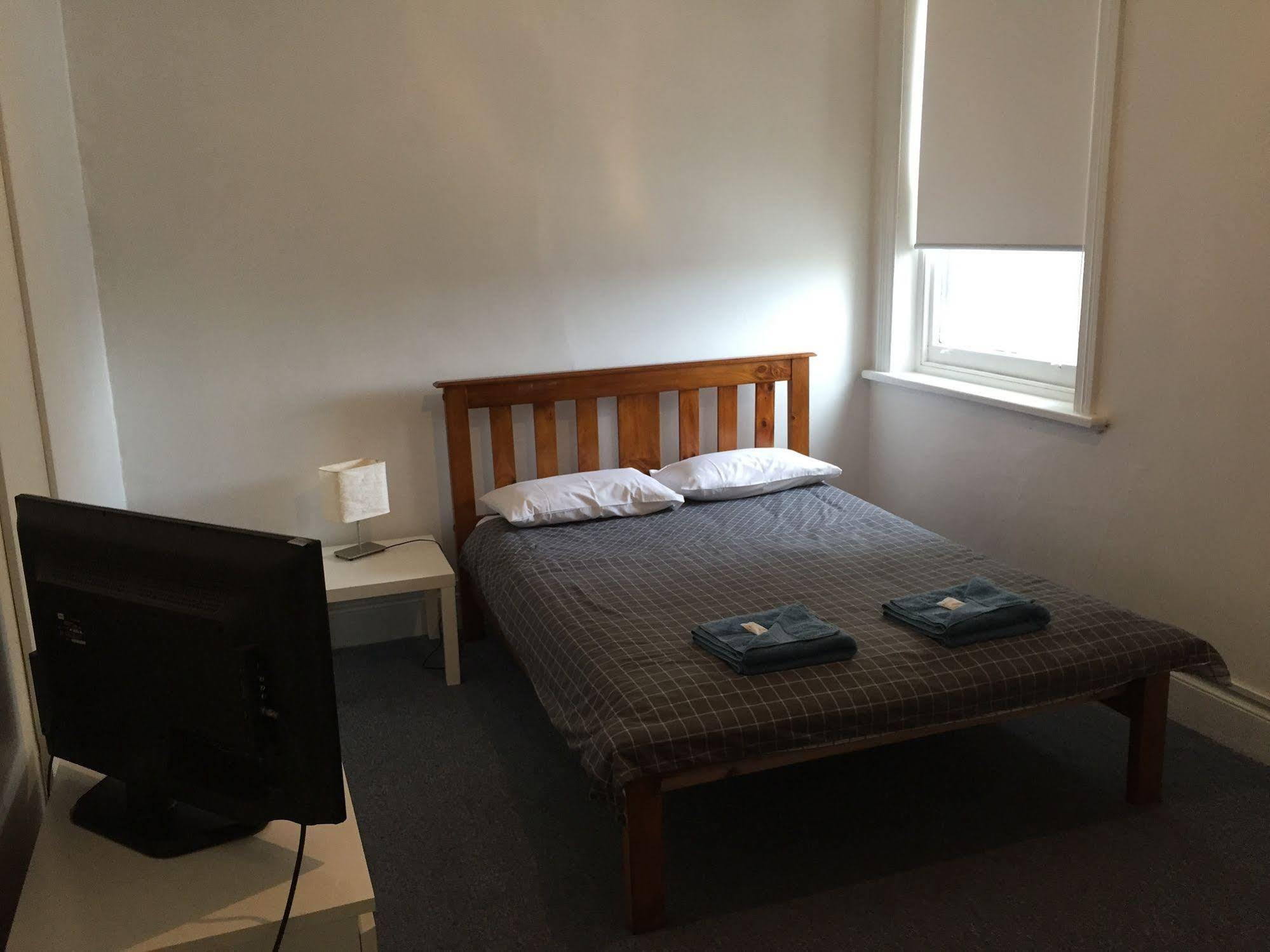 Crown Inn Hotel Kingston Se ภายนอก รูปภาพ